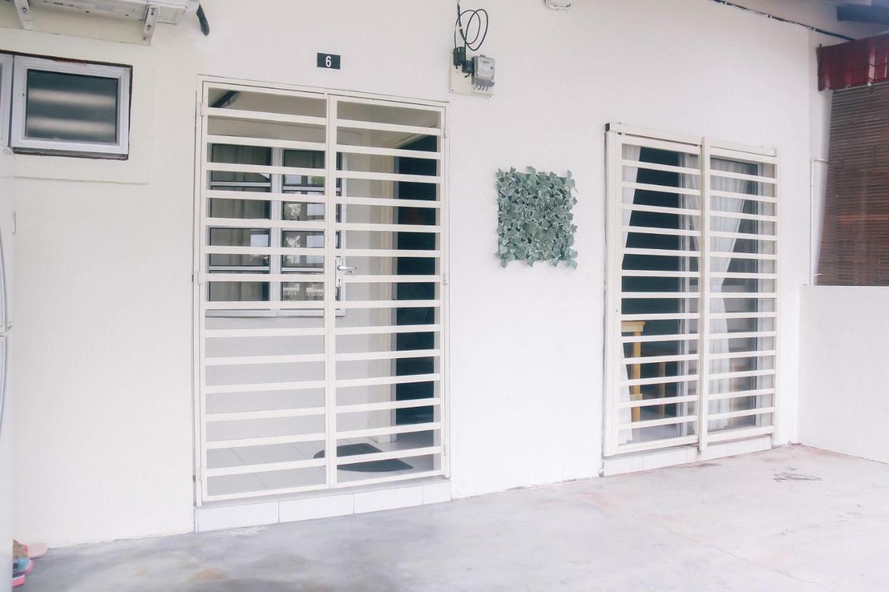Thedaun Homestay Seri Iskandar, Perak ภายนอก รูปภาพ