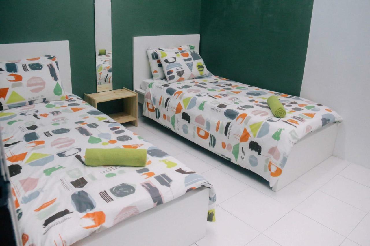 Thedaun Homestay Seri Iskandar, Perak ภายนอก รูปภาพ