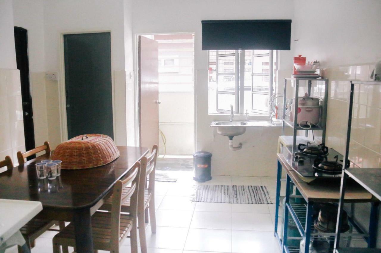 Thedaun Homestay Seri Iskandar, Perak ภายนอก รูปภาพ